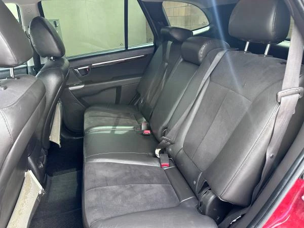 2010 Hyundai Santa Fe - Image 11 of 20