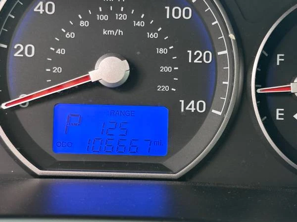 2010 Hyundai Santa Fe - Image 19 of 20