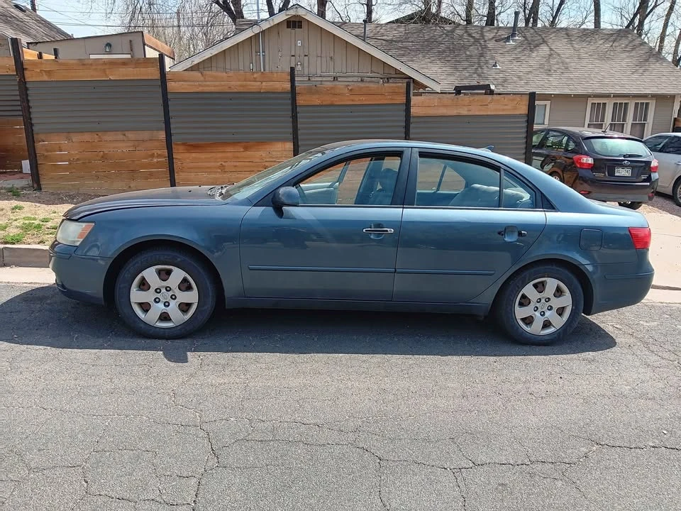 2010 Hyundai Sonata - Image 5 of 9