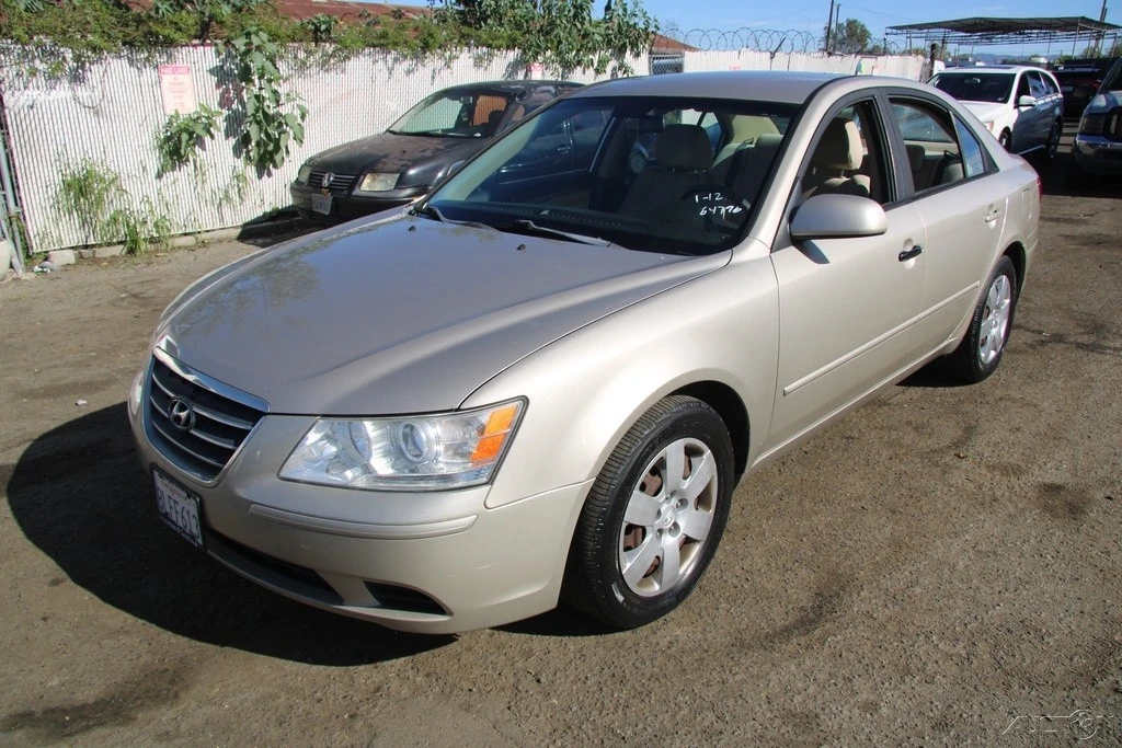2010 Hyundai Sonata - Image 2 of 21