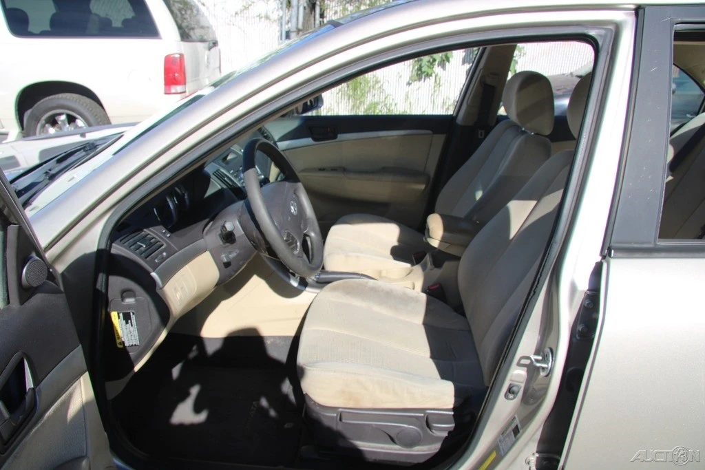 2010 Hyundai Sonata - Image 13 of 21