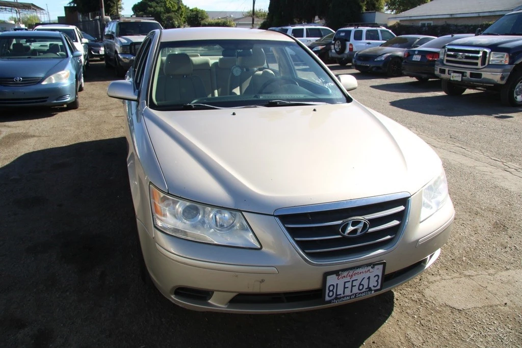 2010 Hyundai Sonata - Image 9 of 21