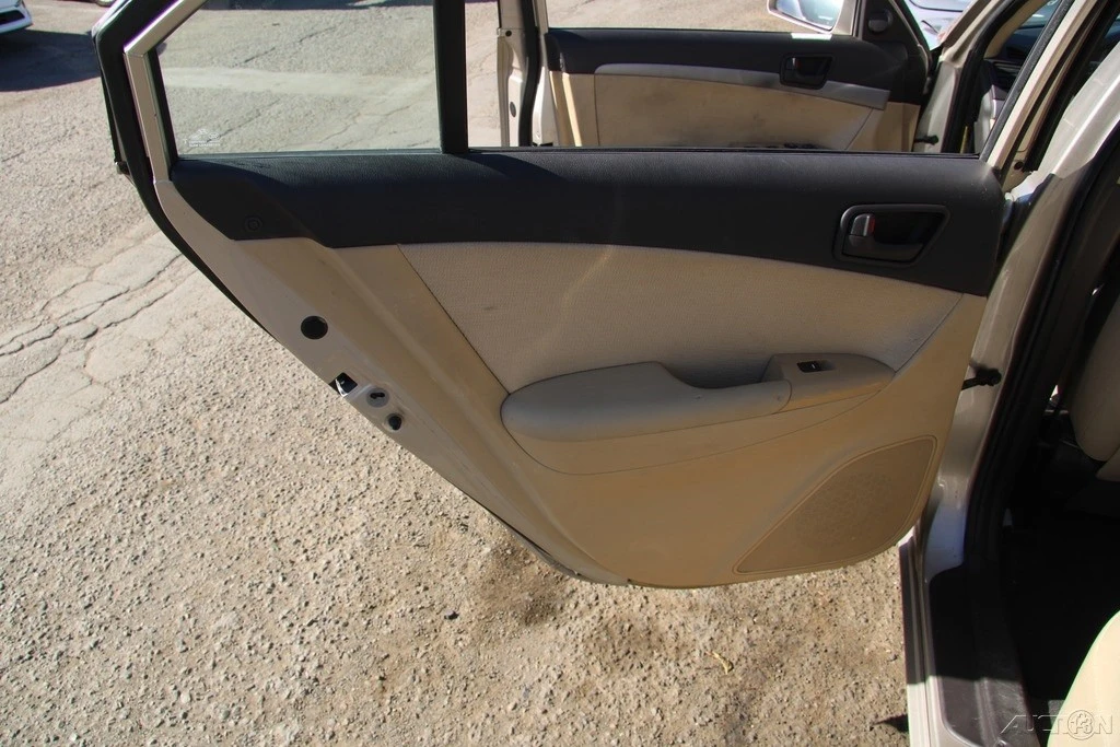 2010 Hyundai Sonata - Image 19 of 21