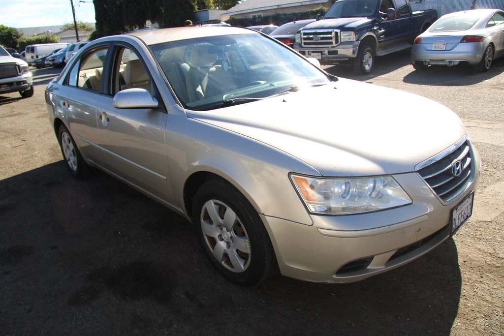 2010 Hyundai Sonata - Image 8 of 21