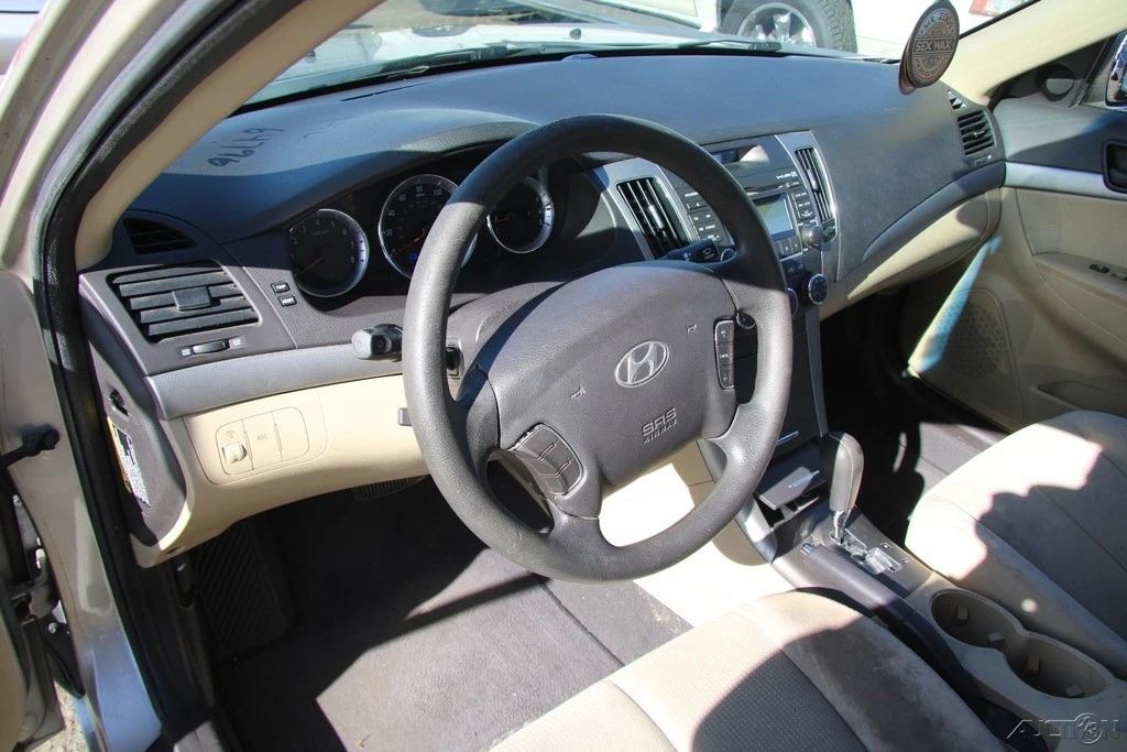 2010 Hyundai Sonata - Image 14 of 21
