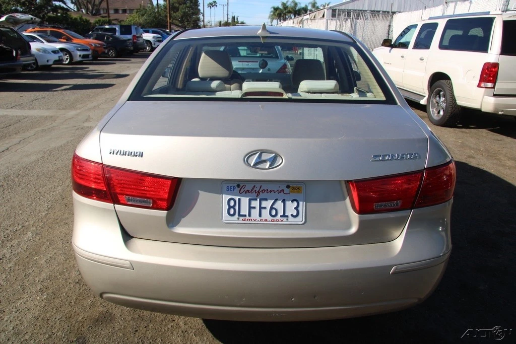 2010 Hyundai Sonata - Image 5 of 21