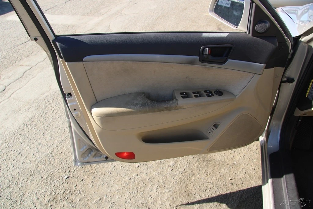 2010 Hyundai Sonata - Image 12 of 21