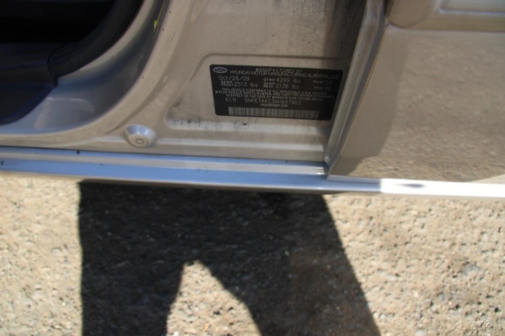 2010 Hyundai Sonata - Image 11 of 21