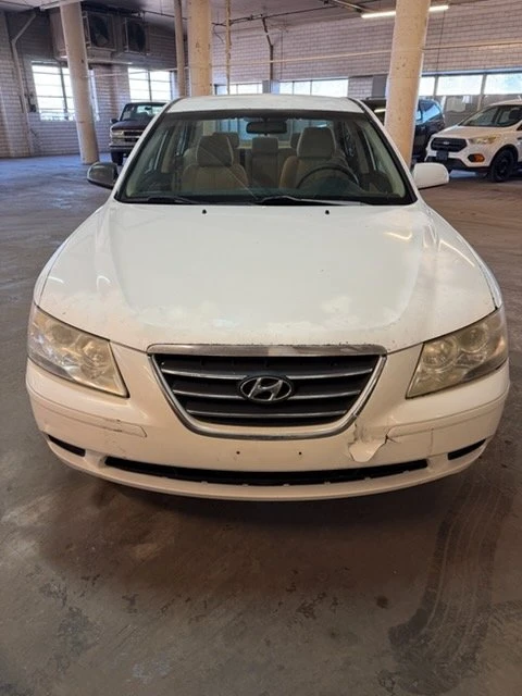 2010 Hyundai Sonata - Image 8 of 9