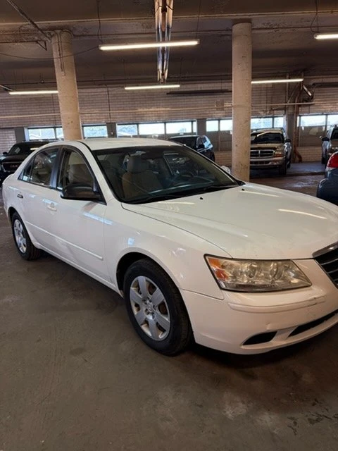 2010 Hyundai Sonata - Image 7 of 9