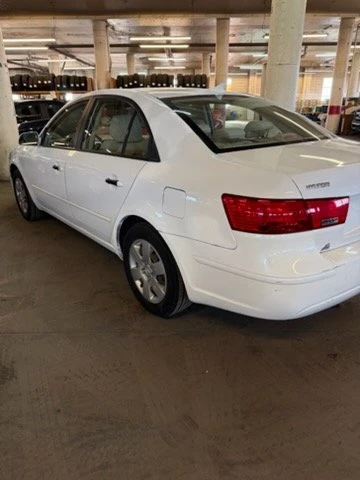 2010 Hyundai Sonata - Image 3 of 9