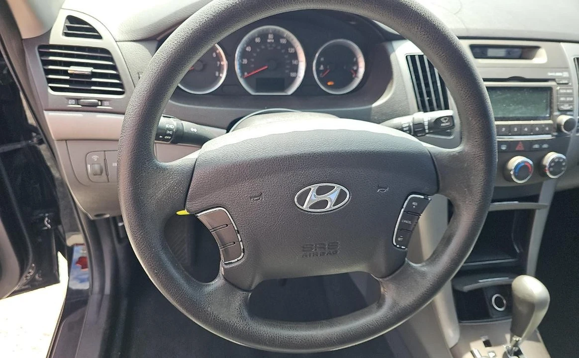 2010 Hyundai Sonata - Image 10 of 13