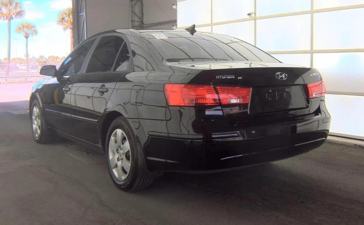 2010 Hyundai Sonata - Image 6 of 13