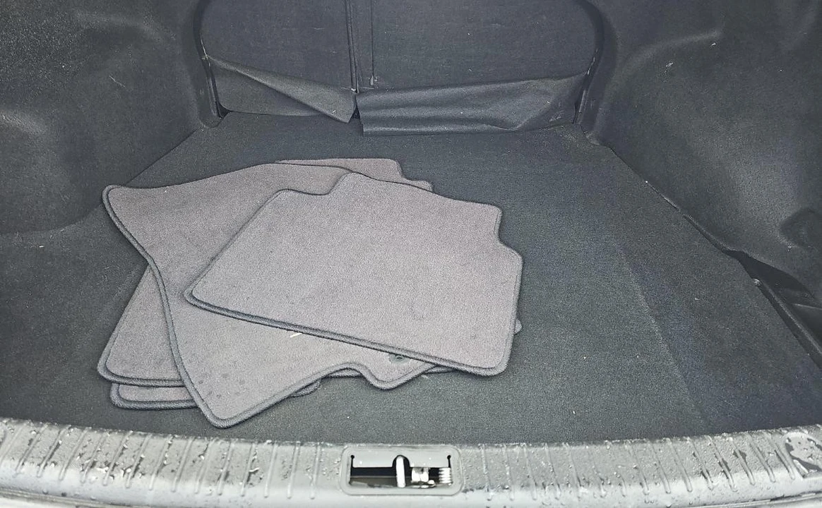 2010 Hyundai Sonata - Image 13 of 13
