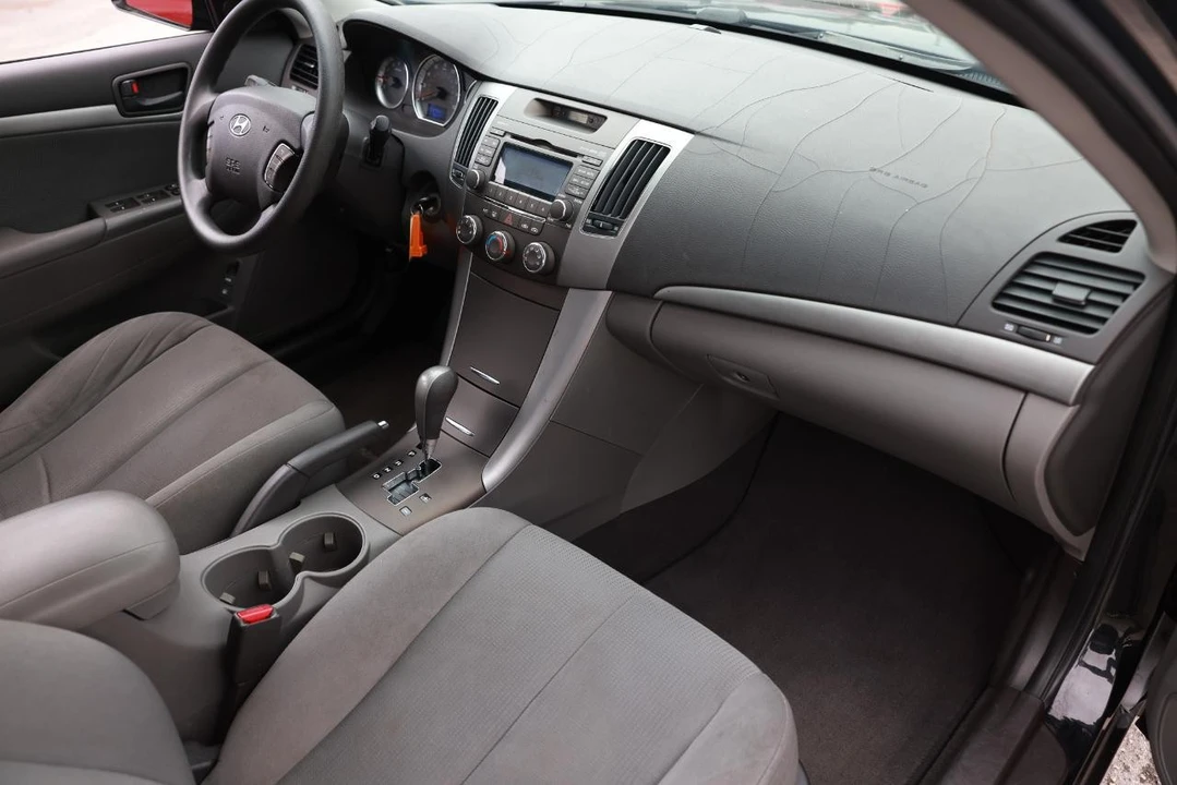 2010 Hyundai Sonata - Image 16 of 21