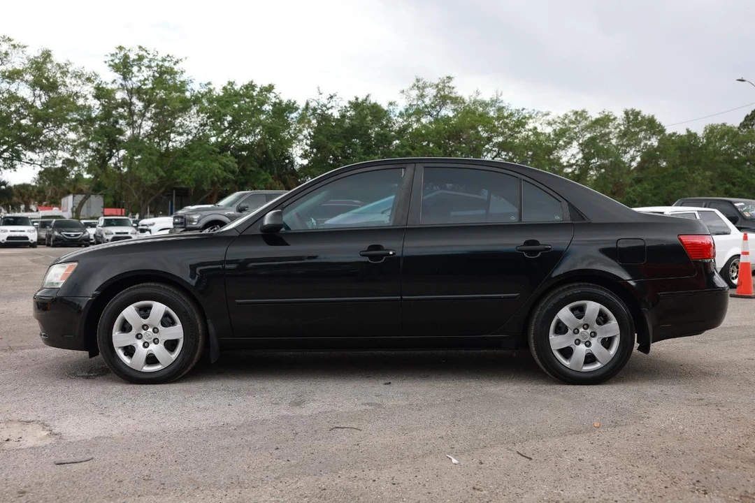 2010 Hyundai Sonata - Image 3 of 21