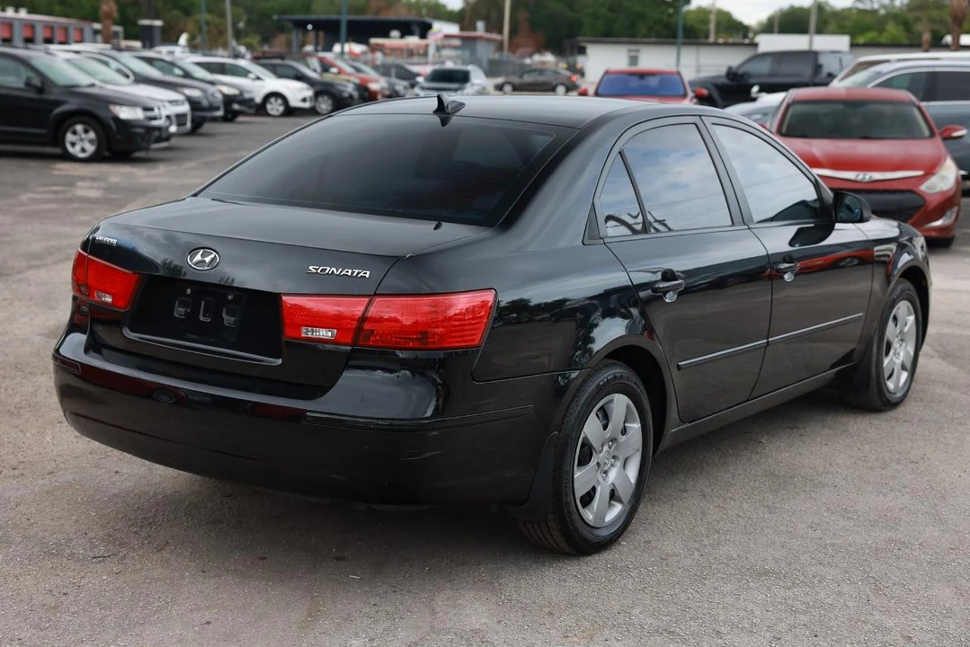 2010 Hyundai Sonata - Image 11 of 21
