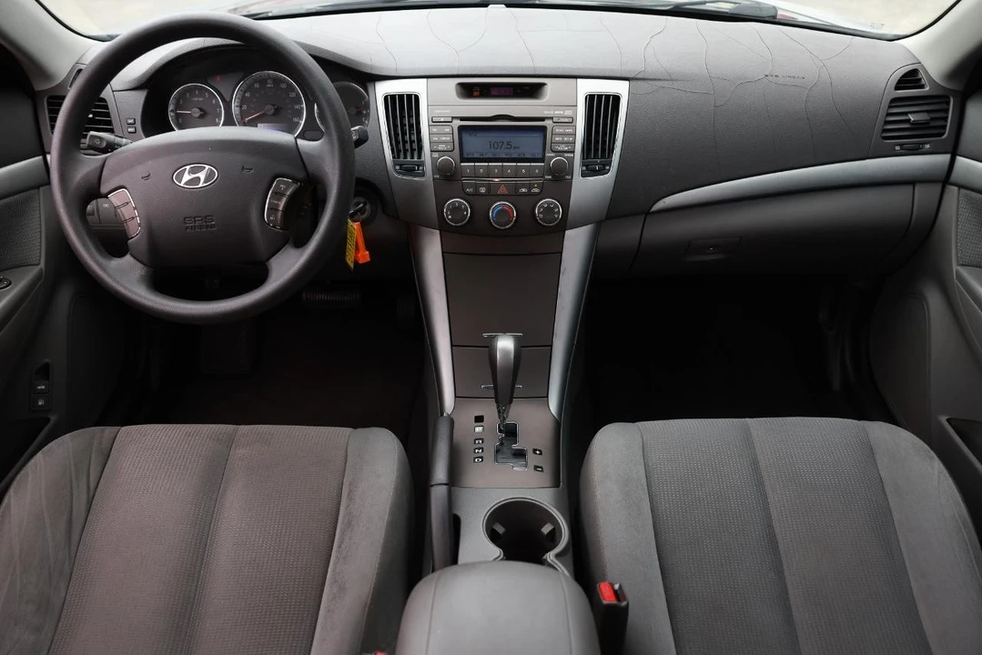 2010 Hyundai Sonata - Image 2 of 21