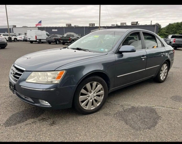 2010 Hyundai Sonata - Image 2 of 11