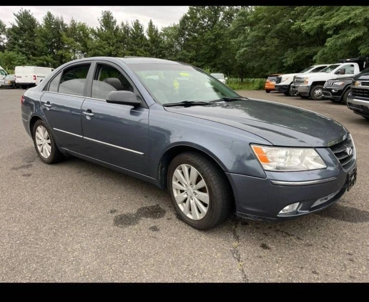 2010 Hyundai Sonata - Image 3 of 11