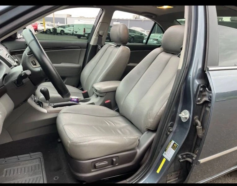2010 Hyundai Sonata - Image 9 of 11