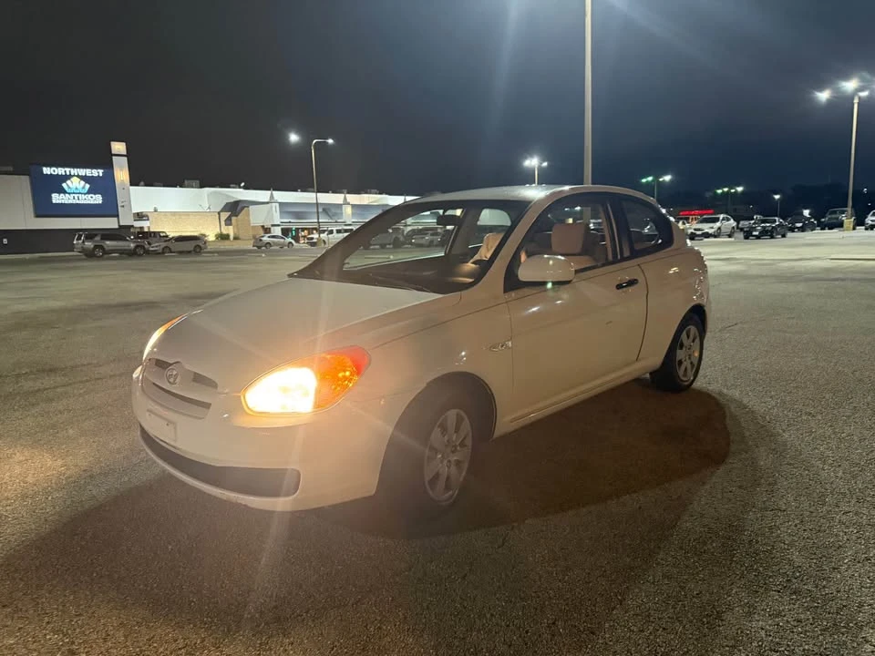 2010 Hyundai Accent - Image 10 of 10
