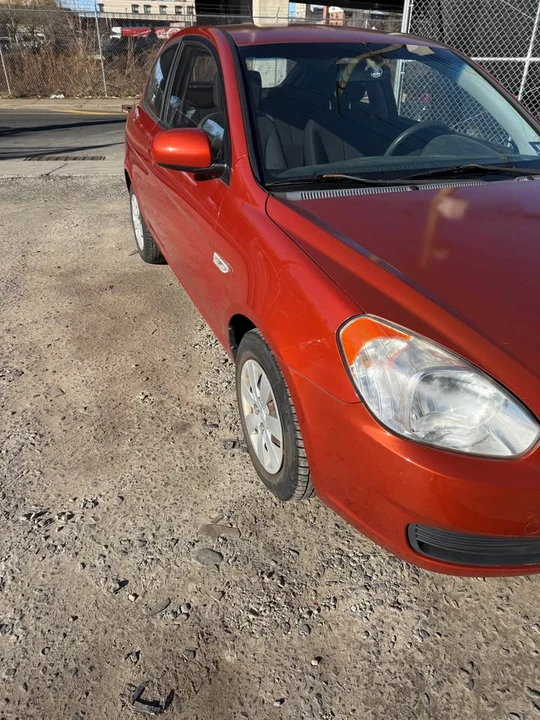 2010 Hyundai Accent - Image 3 of 6