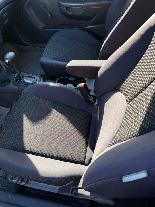 2010 Hyundai Accent - Image 5 of 6