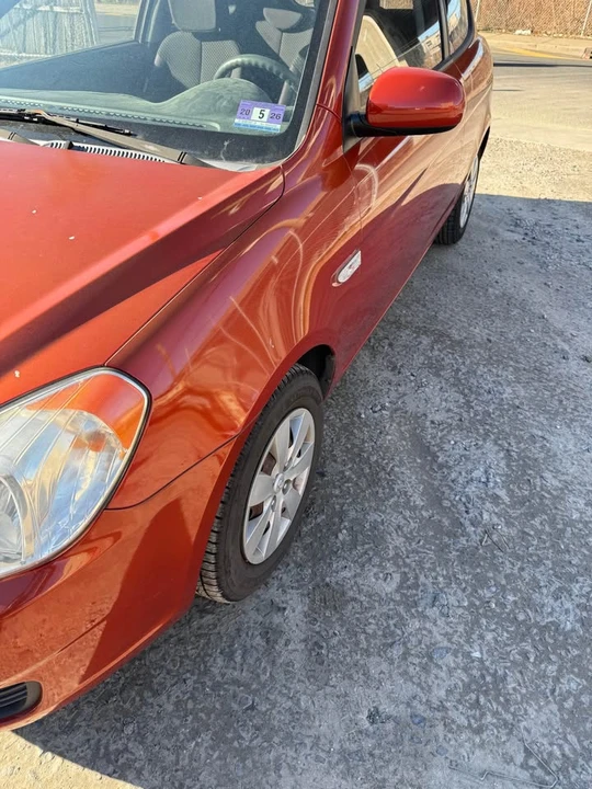 2010 Hyundai Accent - Image 2 of 6