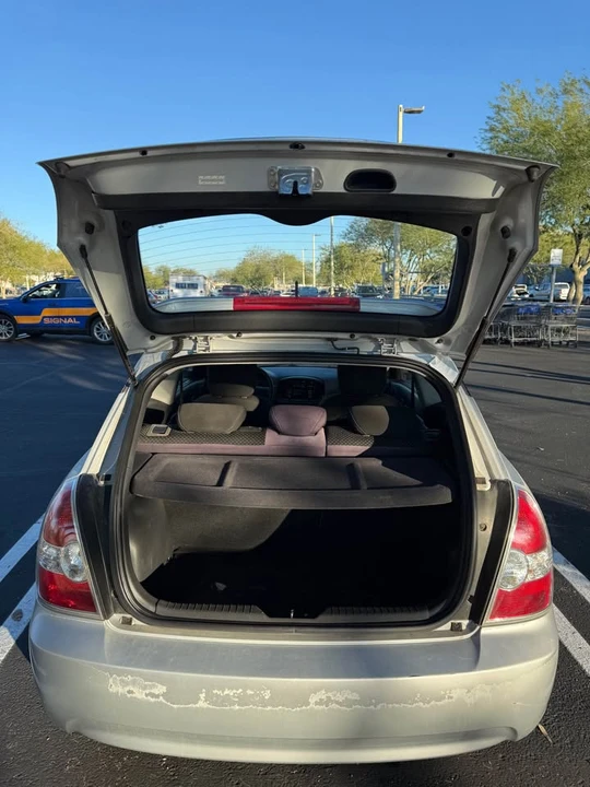 2010 Hyundai Accent - Image 7 of 13