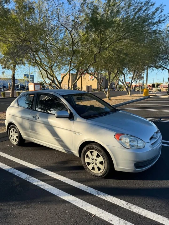 2010 Hyundai Accent - Image 3 of 13