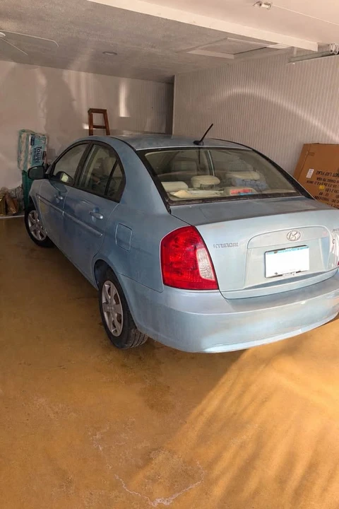 2010 Hyundai Accent - Image 2 of 5