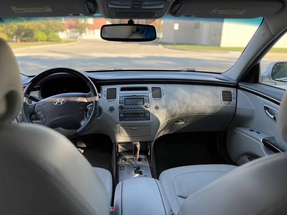 2010 Hyundai Azera - Image 10 of 11