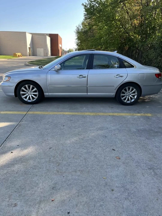 2010 Hyundai Azera - Image 4 of 11