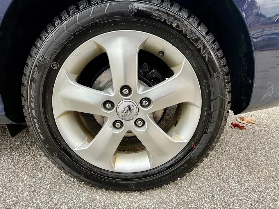 2010 Hyundai Elantra - Image 11 of 18