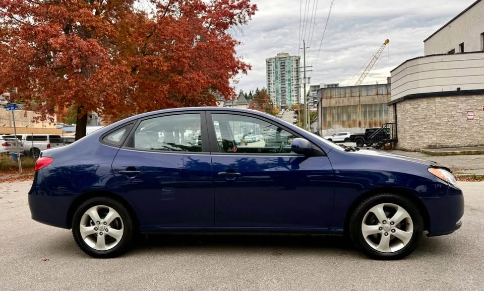 2010 Hyundai Elantra - Image 2 of 18
