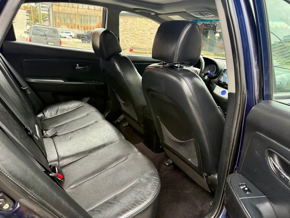2010 Hyundai Elantra - Image 14 of 18