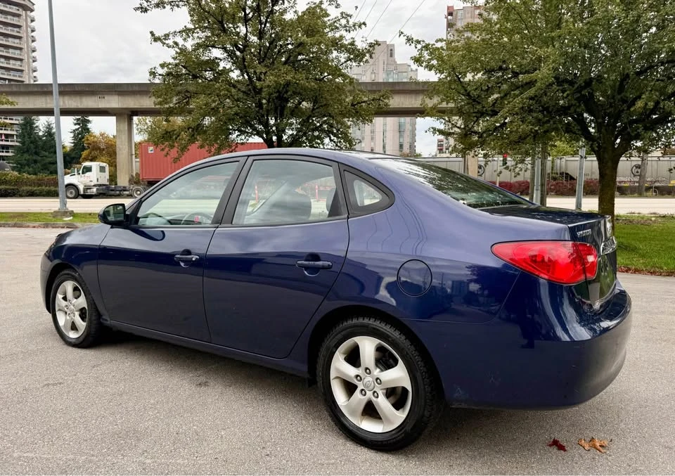 2010 Hyundai Elantra - Image 7 of 18