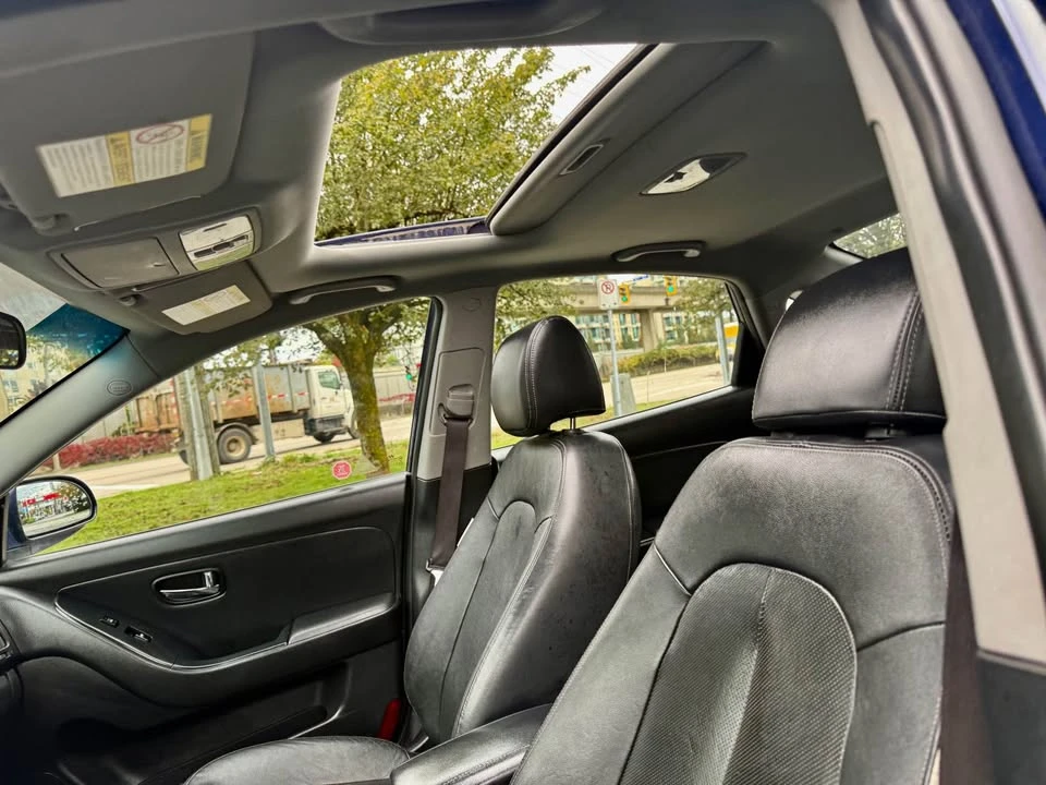 2010 Hyundai Elantra - Image 16 of 18