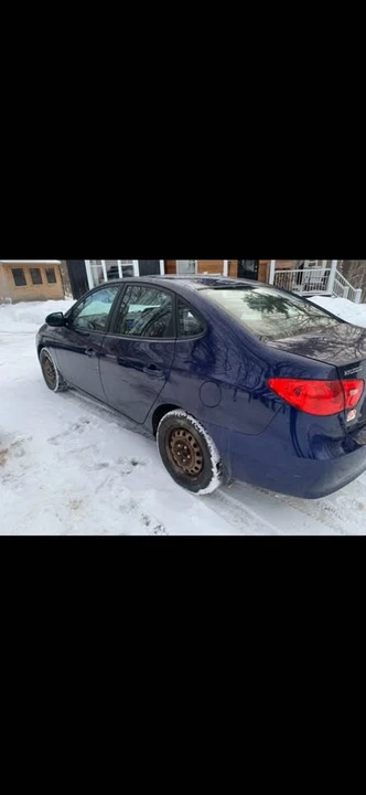 2010 Hyundai Elantra - Image 2 of 12