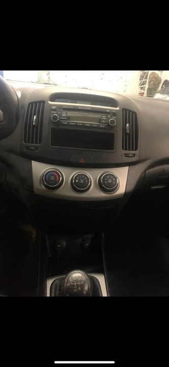 2010 Hyundai Elantra - Image 10 of 12
