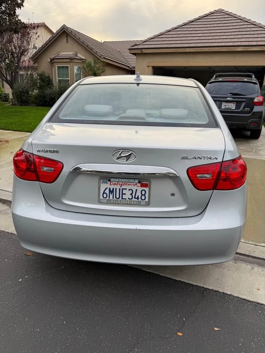 2010 Hyundai Elantra - Image 3 of 9