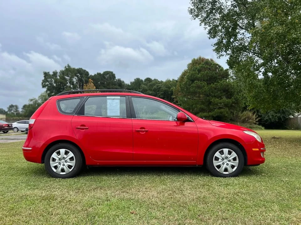 2010 Hyundai Elantra - Image 5 of 20