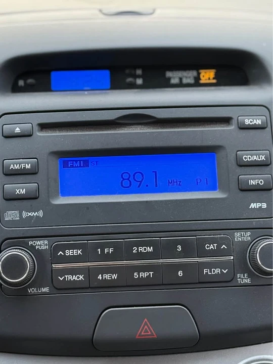 2010 Hyundai Elantra - Image 6 of 9