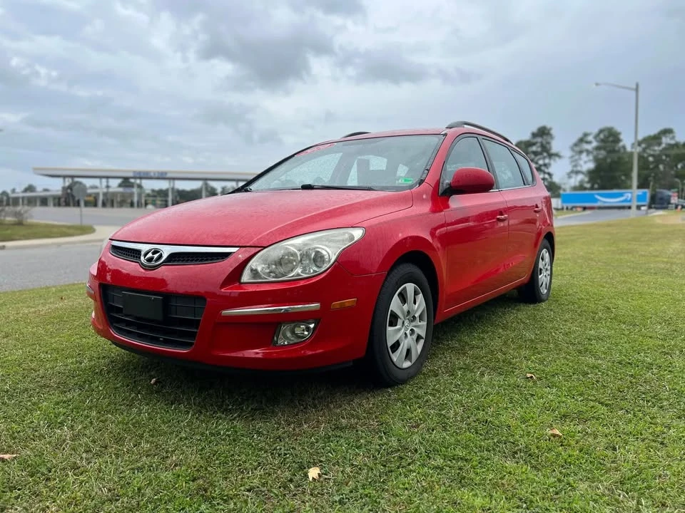 2010 Hyundai Elantra - Image 2 of 20
