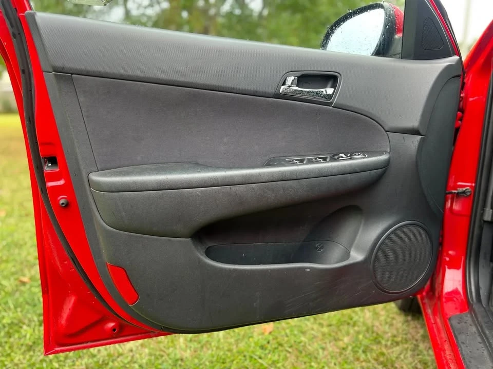2010 Hyundai Elantra - Image 10 of 20