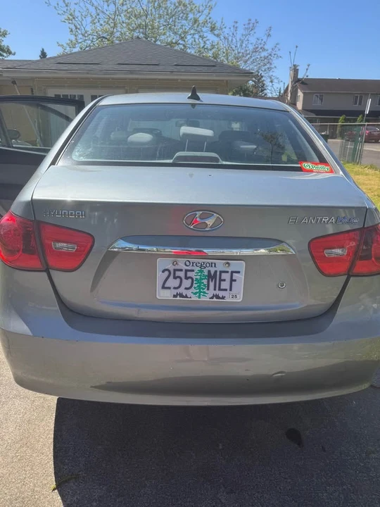 2010 Hyundai Elantra - Image 2 of 9
