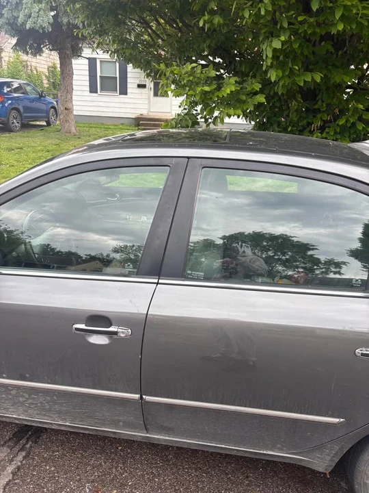 2010 Hyundai Elantra - Image 2 of 4