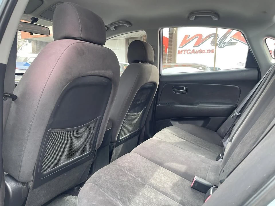 2010 Hyundai Elantra - Image 10 of 17