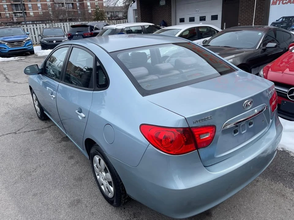 2010 Hyundai Elantra - Image 8 of 17